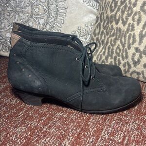 Cobb hill booties small heel ankle booties lace up black suede kitten heel boots